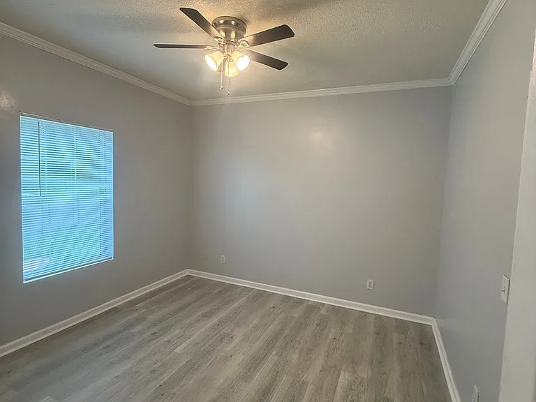 2247 S Meridian St #2247SMERIDIANUNIT1 — Photo 2