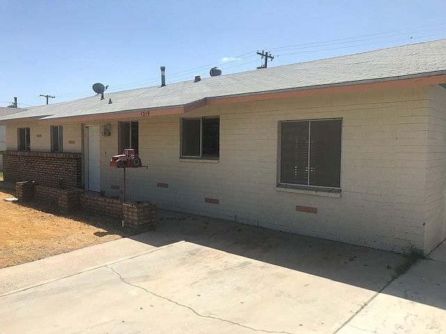 1st image of 1215 E 26th Pl