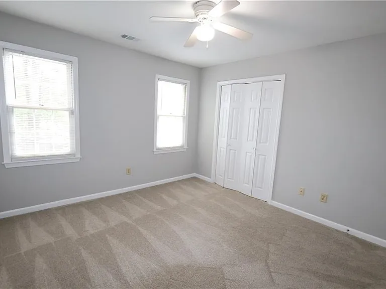 1359 Oakengate Dr — Photo 27