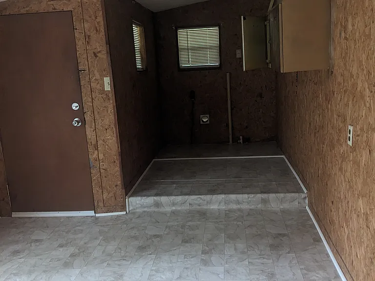 802 McCreight St — Photo 12