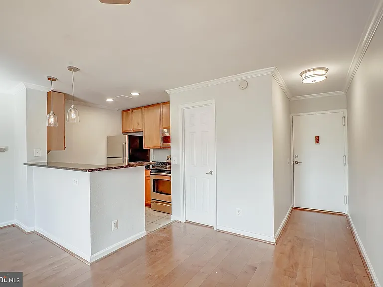 75 S Reynolds St #403 — Photo 23