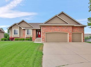 8030 W Forest Park Ct, Wichita, KS 67205