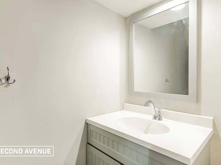 3140 Camberly Dr — Photo 9
