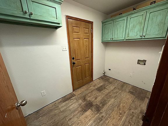 5th image of 602 Colorado St