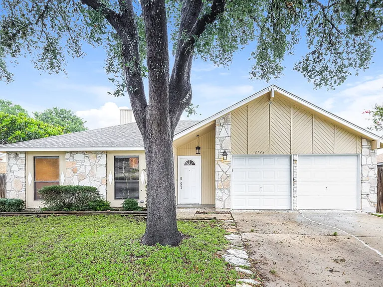 2743 Knoll Tree St — Photo 1