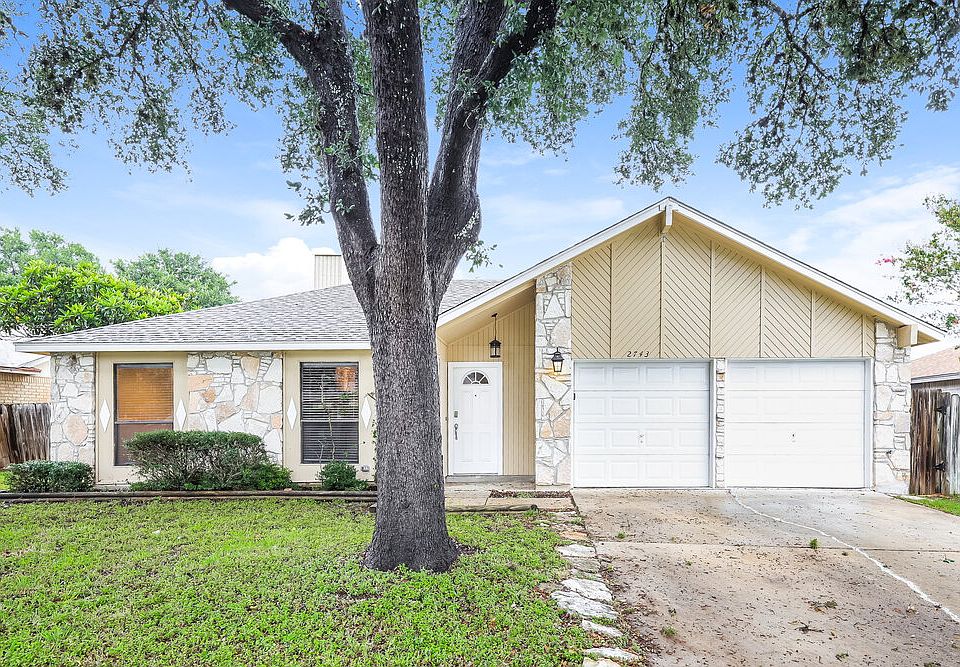 1st image of 2743 Knoll Tree St