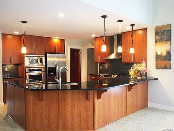 5th image of 170 Breezewood Dr