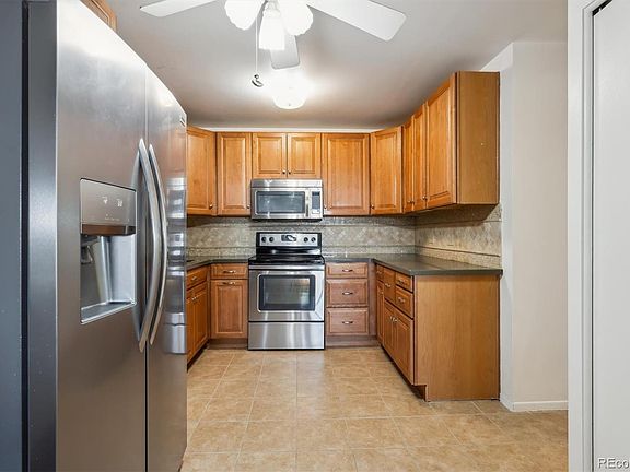 4th image of 725 S Alton Way #7D
