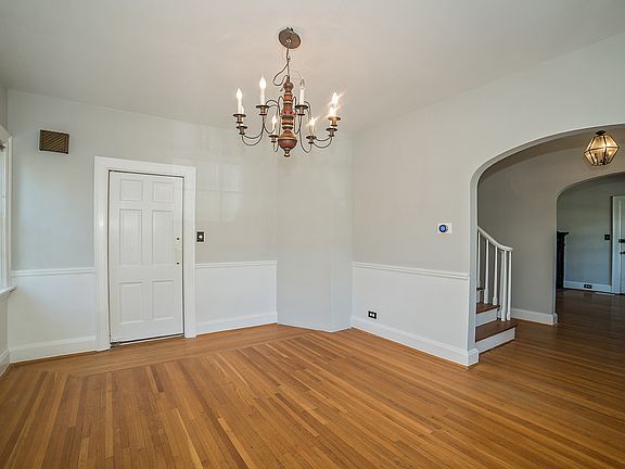 3rd image of 1112 McLaughlin Pl
