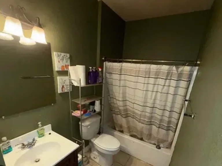 1006 E North Ave — Photo 5