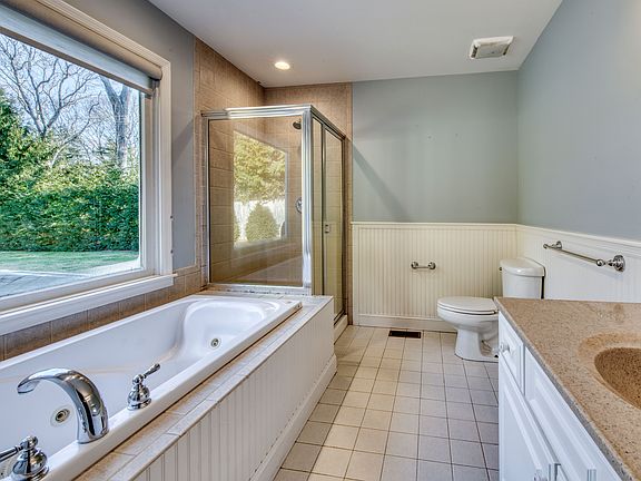 5th image of 20 Sycamore Dr