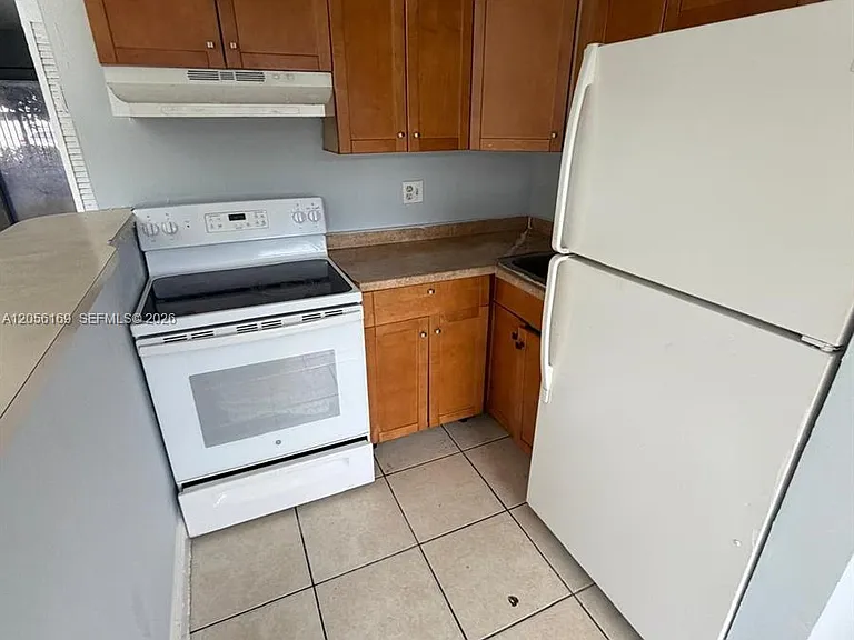 95 NE 41st St #N202 — Photo 8
