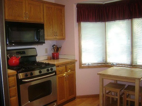 2nd image of 6900 Glenview Ln