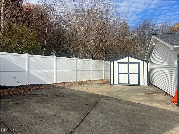 4th image of 1303 Bison St NW