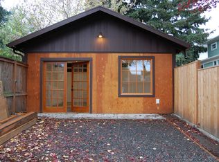 2950 SE Main St #B, Portland, OR 97214