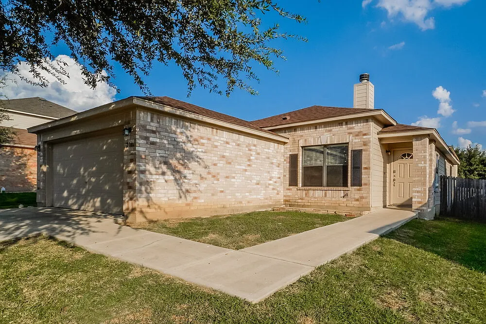 3 bed, 2.0 bath, 1502 sqft, $1,810 — Photo 3