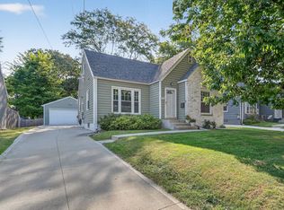 1713 45th St, Des Moines, IA 50310