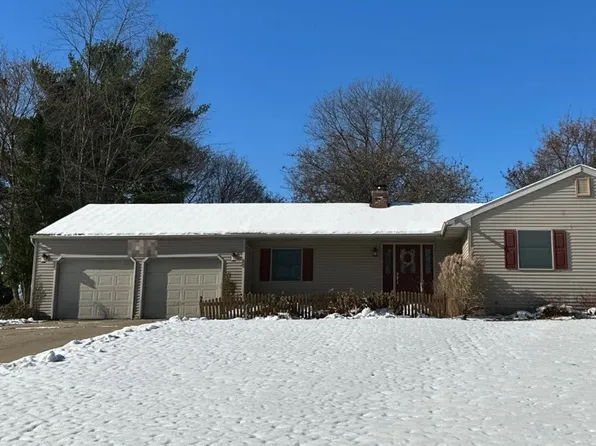 3547 W Hiawatha Dr, Okemos, MI 48864