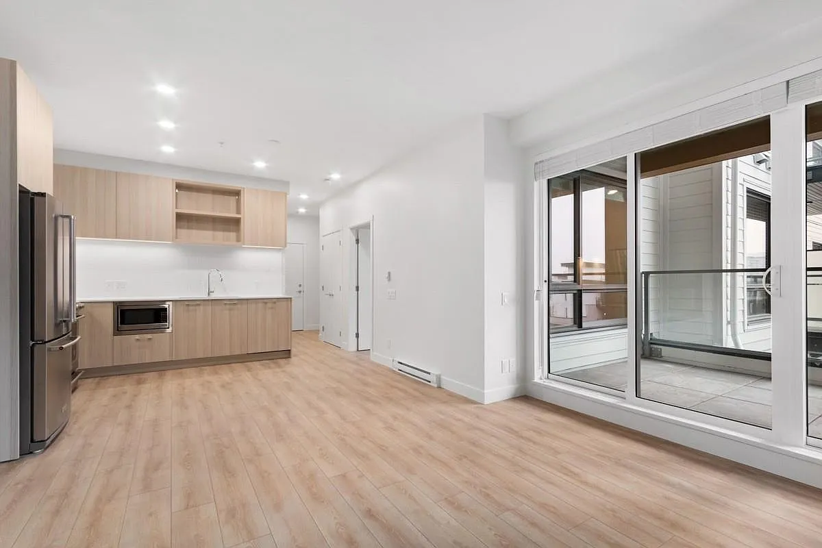 2 bed, 729 sqft, $2,400 — Photo 1