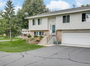 925 94th Ave NE, Blaine, MN 55434