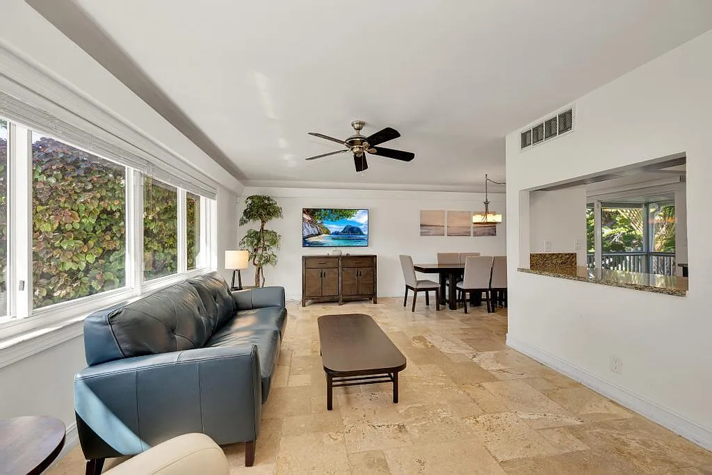 3 bed, 2.5 bath, 1782 sqft, $5,995 — Photo 4