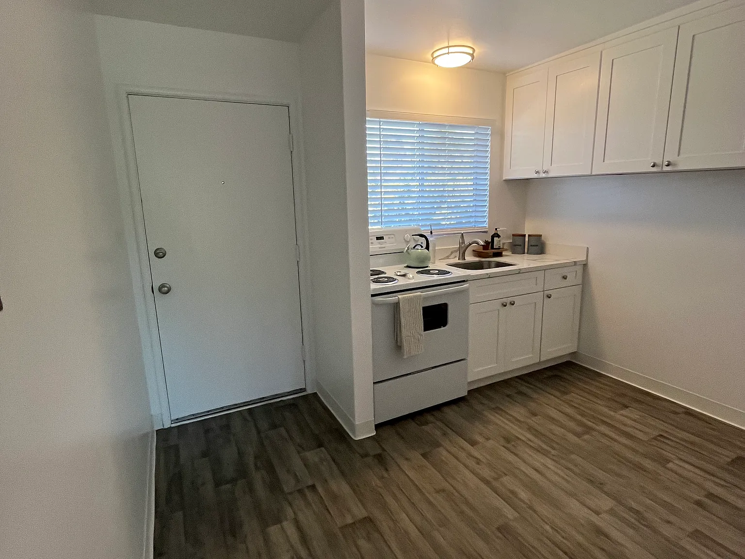 Studio, 395 sqft, $1,950 — Photo 2