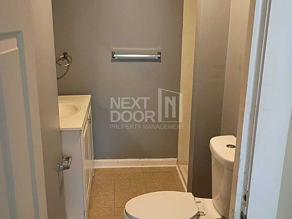 5th image of 136 Brookside Rd APT 2