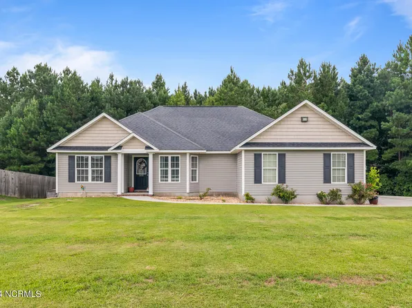 305 De Anza Court, Maysville, NC 28555