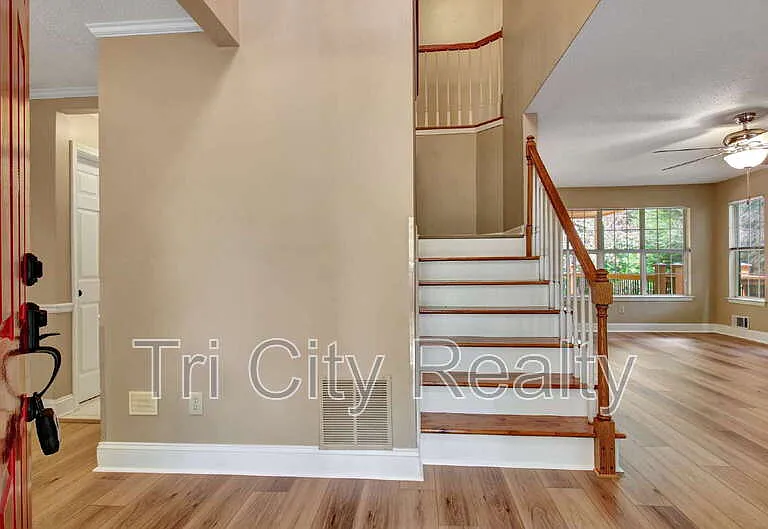 49 Montrose Ln — Photo 11