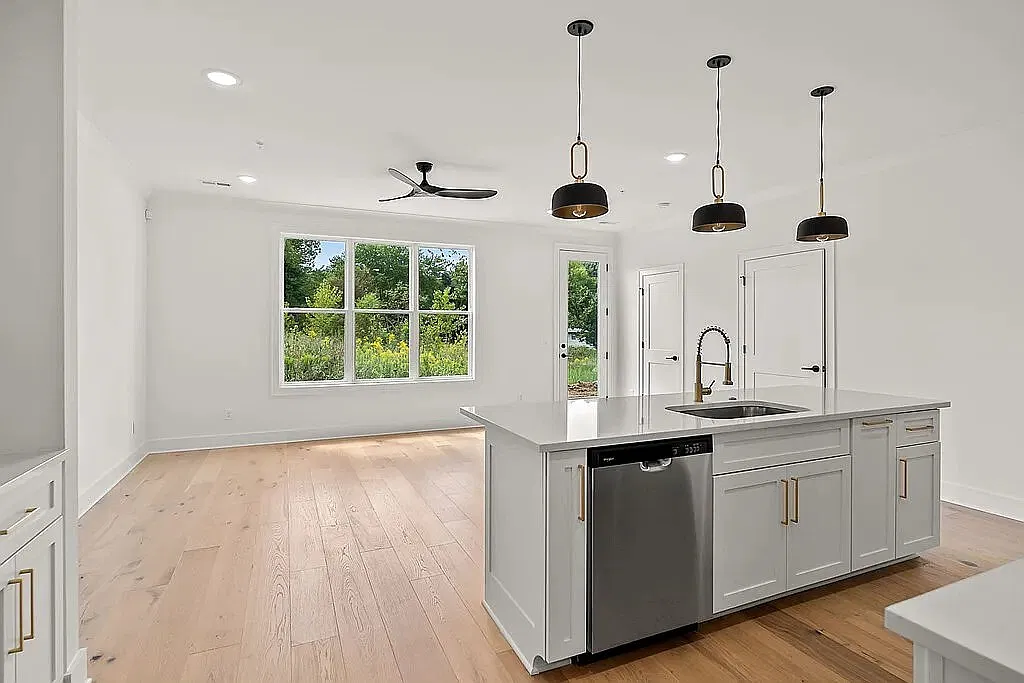 Vickery Square Townhomes - 801 — Photo 4