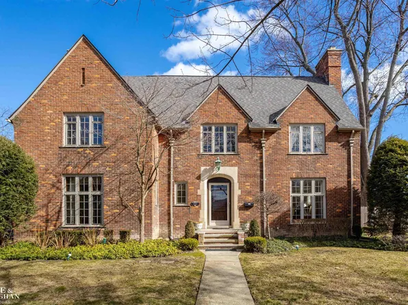 532 Lincoln Rd, Grosse Pointe, MI 48230