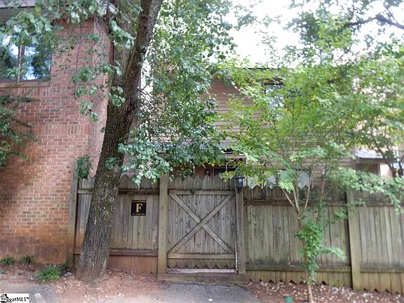 3rd image of 231 E Park Ave