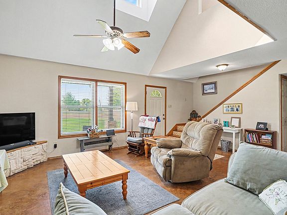 2nd image of 7445 County Road 305