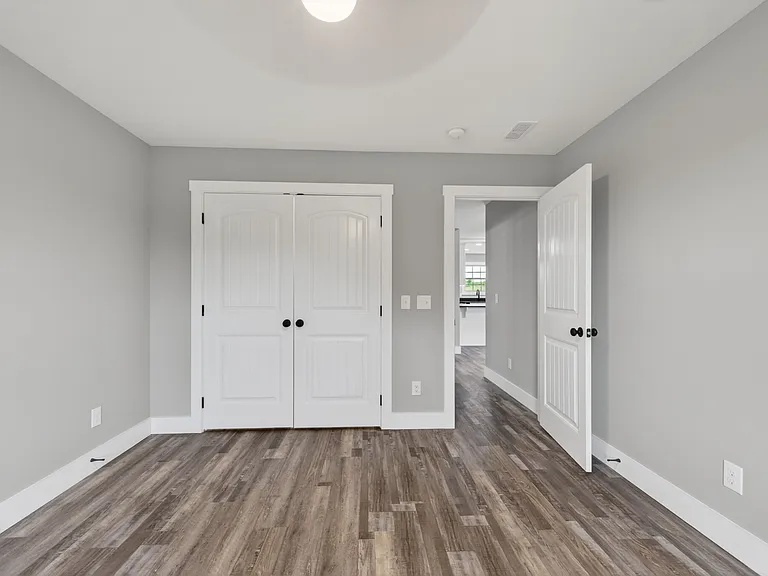 10299 Smiths Grove Scottsville Rd — Photo 17