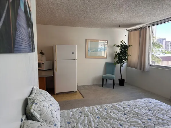 1560 Kanunu St APT 405, Honolulu, HI 96814