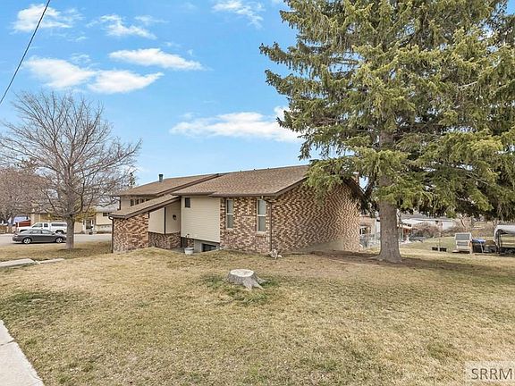 2nd image of 144 Oasis Dr