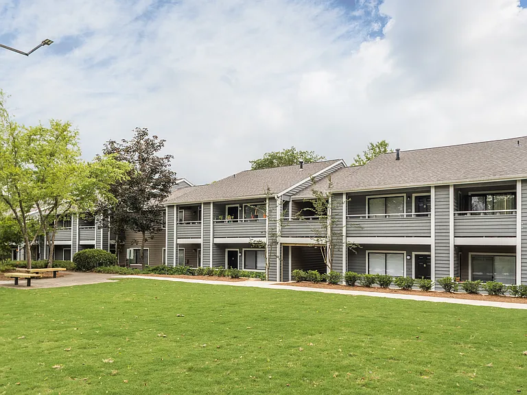 Crestmont Apartments — Photo 20