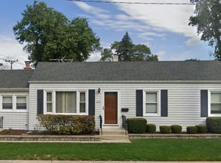 415 Dawes Ave, Wheaton, IL 60189