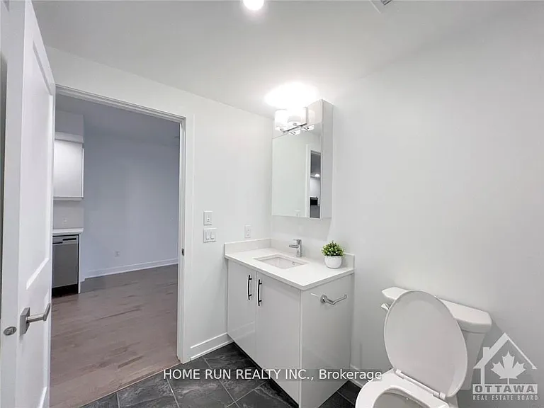 340 Queen St #1710 — Photo 8