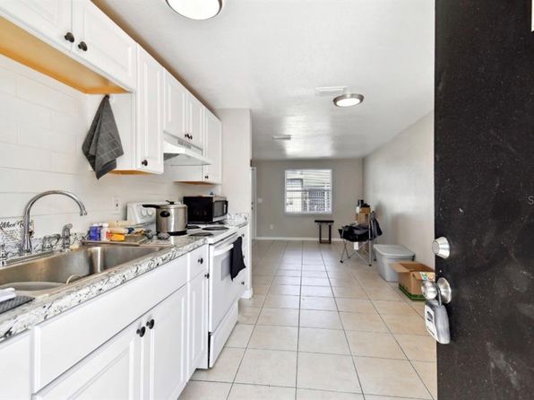 tampa-florida-82242378 picture