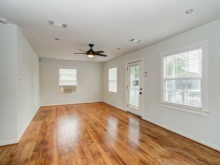 4706 Fisk St — Photo 15