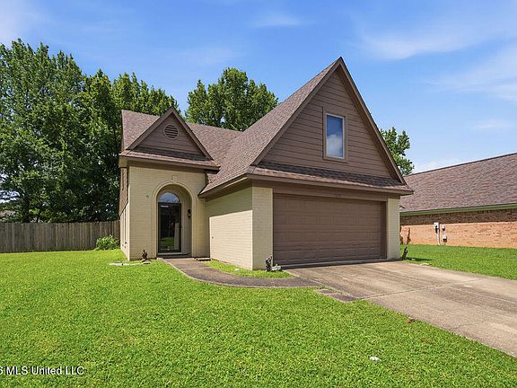 2nd image of 10739 Ridgefield Dr
