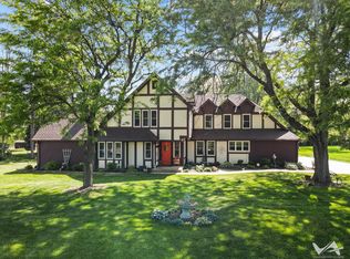 43W771 Kenmar Dr, Elburn, IL 60119