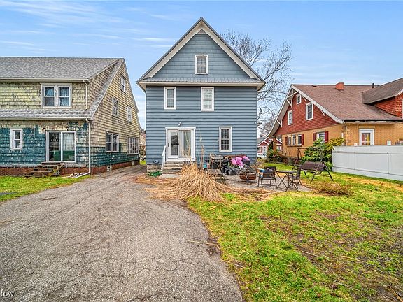 4th image of 239 Reig Ave