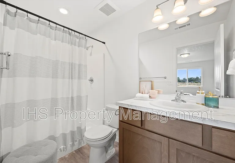 4732 W Quinault Ave — Photo 18