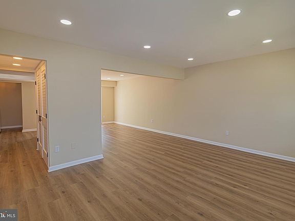 5th image of 9 Raeburn Ln