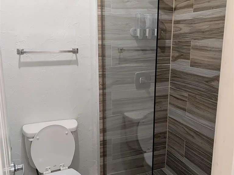 2529 Rio Grande St #6 — Photo 17