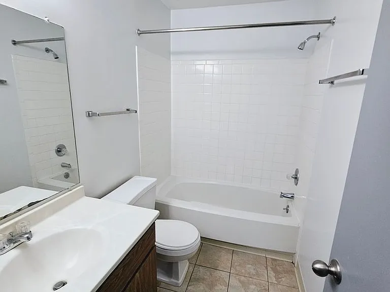Sugarbush Apartments — Photo 161