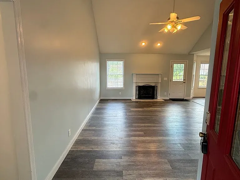 2017 Smith Cir — Photo 3