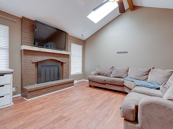 5th image of 2713 SE 6th St